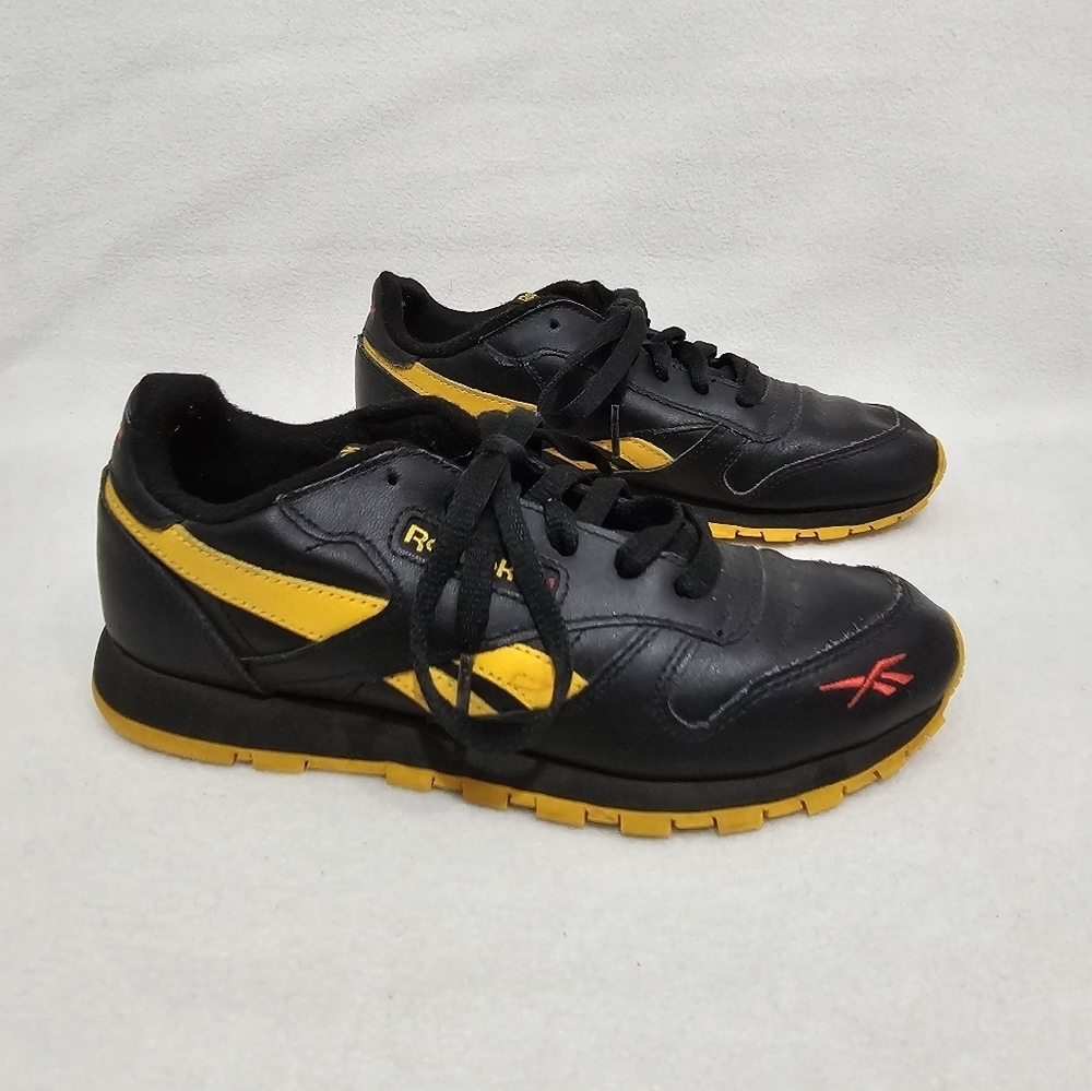 Reebok Classic Leather Black/Yellow Sneakers
